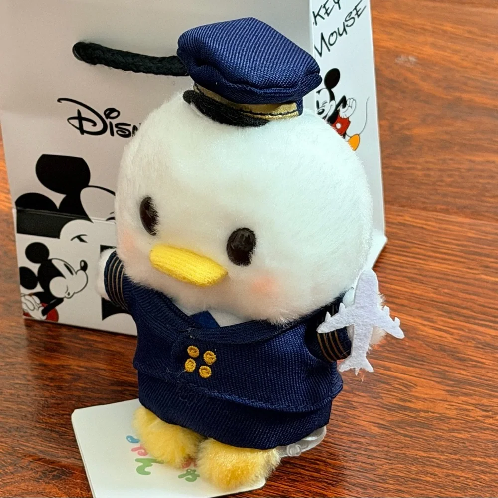Disney Store Japan Pilot Donald Duck Urupocha Plush - Picture 3 of 8